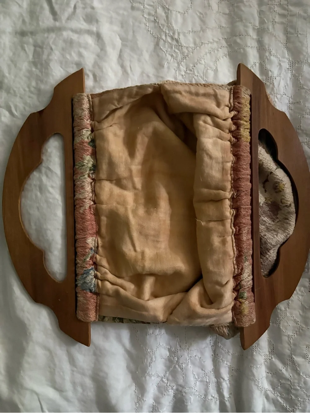 Antique Floral Handbag with Wooden Handles - Beige Floral GORGEOUS!!